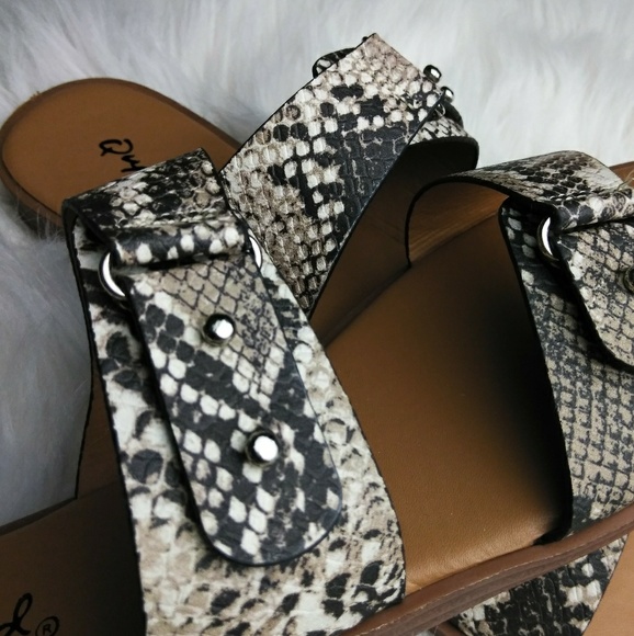 Snake Print Comfy Adjustable Band Sandals - Picture 6 of 6